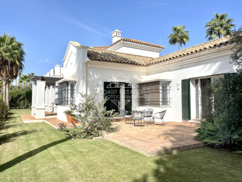 Modern traditional Andalusian villa with stunning views in Sotogrande Alto available for short term rentals