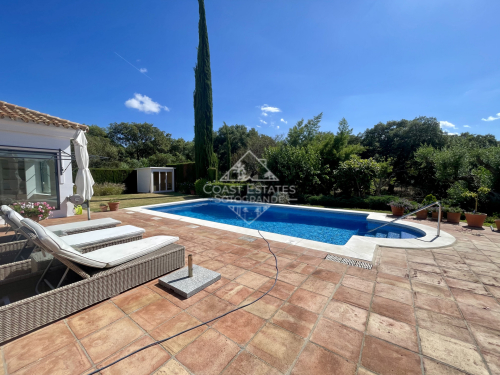 Modern completely renovated villa with 6,5 bedrooms in D-Zone of Sotogrande for summer rental